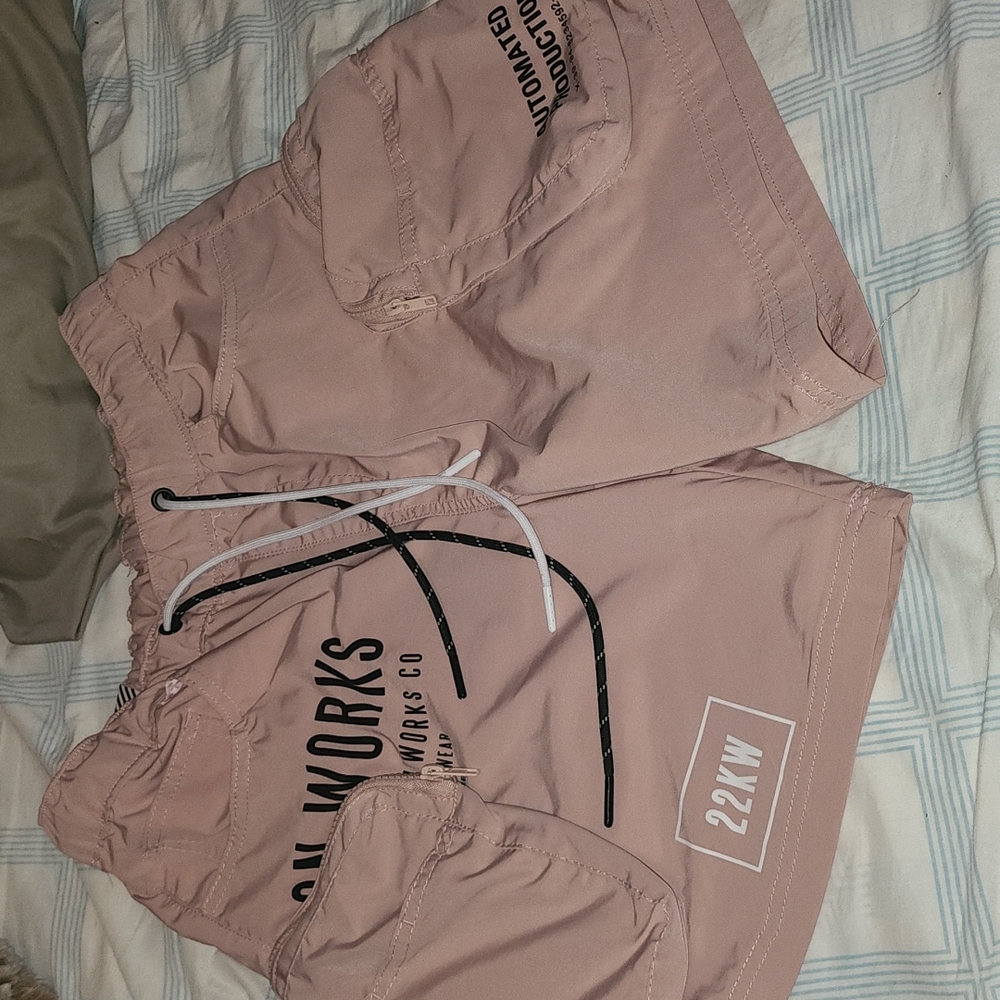 Smoke rise shorts